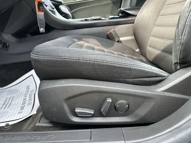 Used 2015 Ford Fusion SE FWD image 16