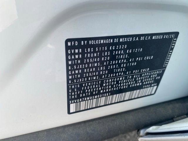 Used 2025 Volkswagen Tiguan SE R-Line image 7