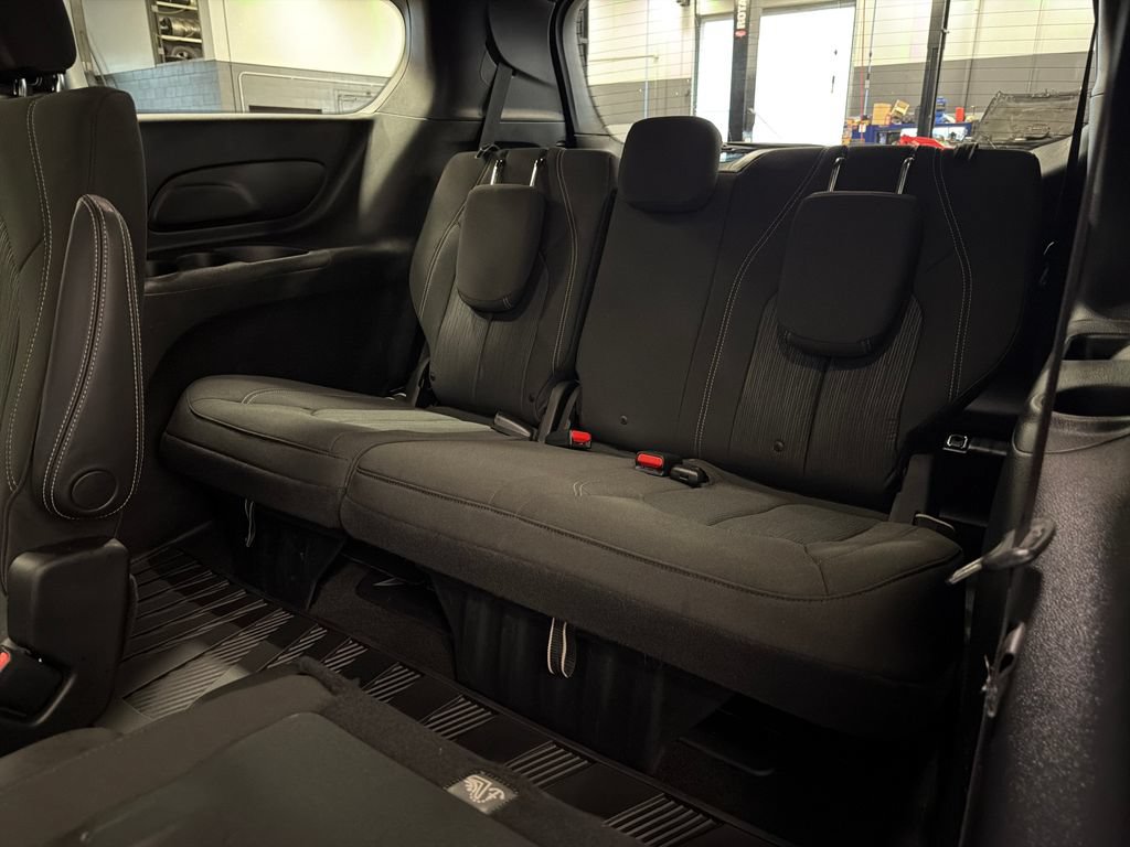 Used 2019 Chrysler Pacifica Touring Plus w/ S Appearance Package FWD image 17