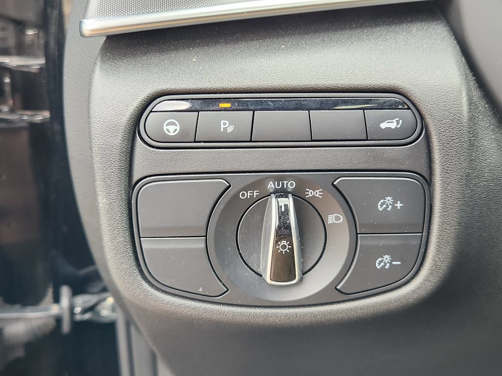 Used 2023 INFINITI QX50 Luxe AWD/4WD image 18