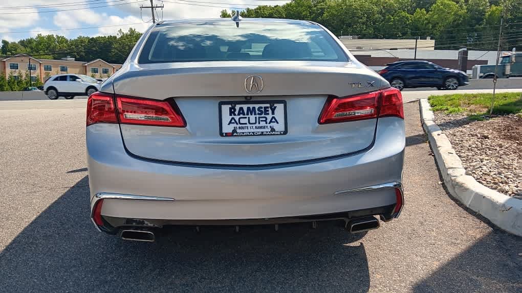 Used 2019 Acura TLX w/ Technology Package FWD image 4