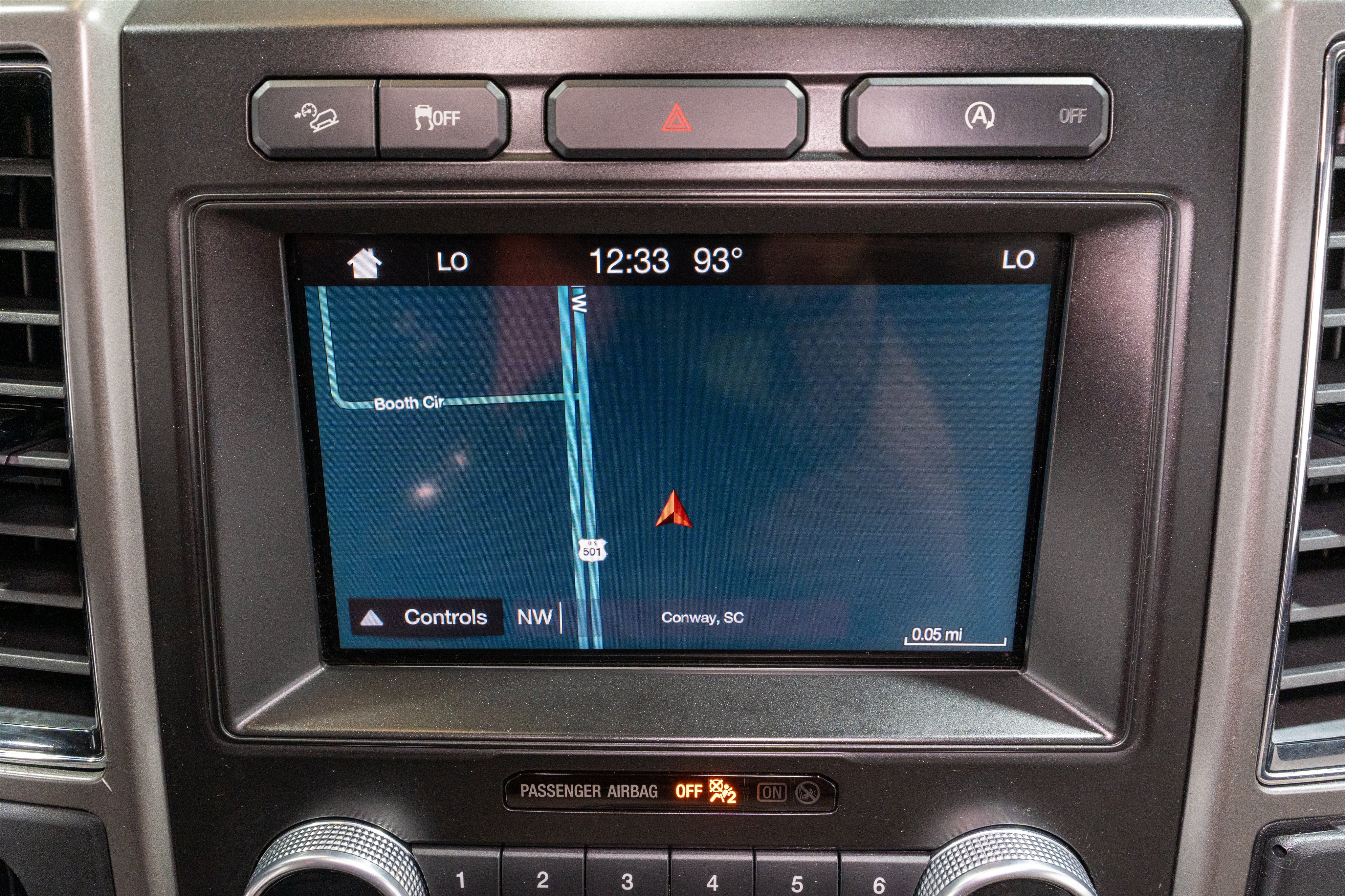Used 2018 Ford Expedition Max XLT w/ Equipment Group 202A AWD/4WD image 15