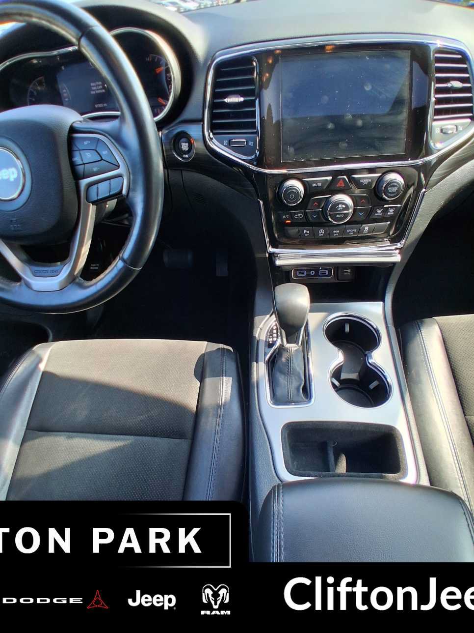 Used 2021 Jeep Grand Cherokee Laredo X AWD/4WD image 19