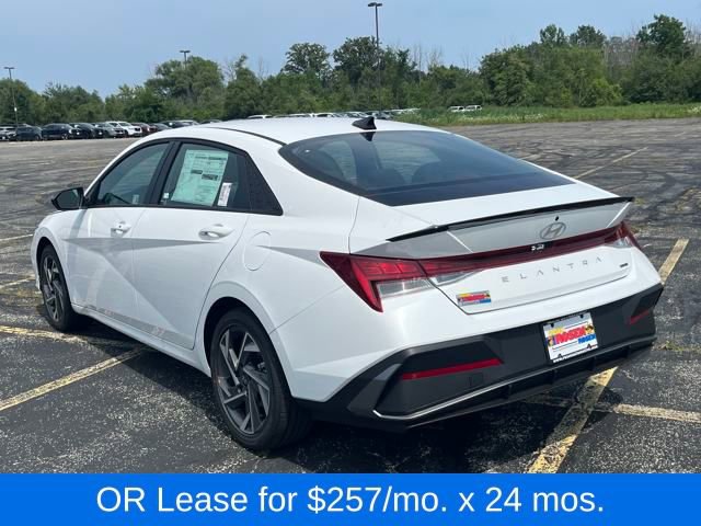 New 2025 Hyundai Elantra SEL image 3