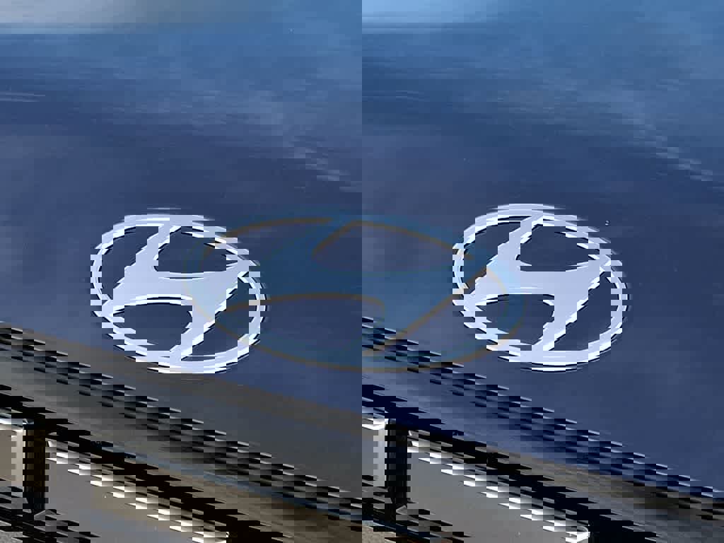 Certified 2025 Hyundai Santa Fe SEL image 30