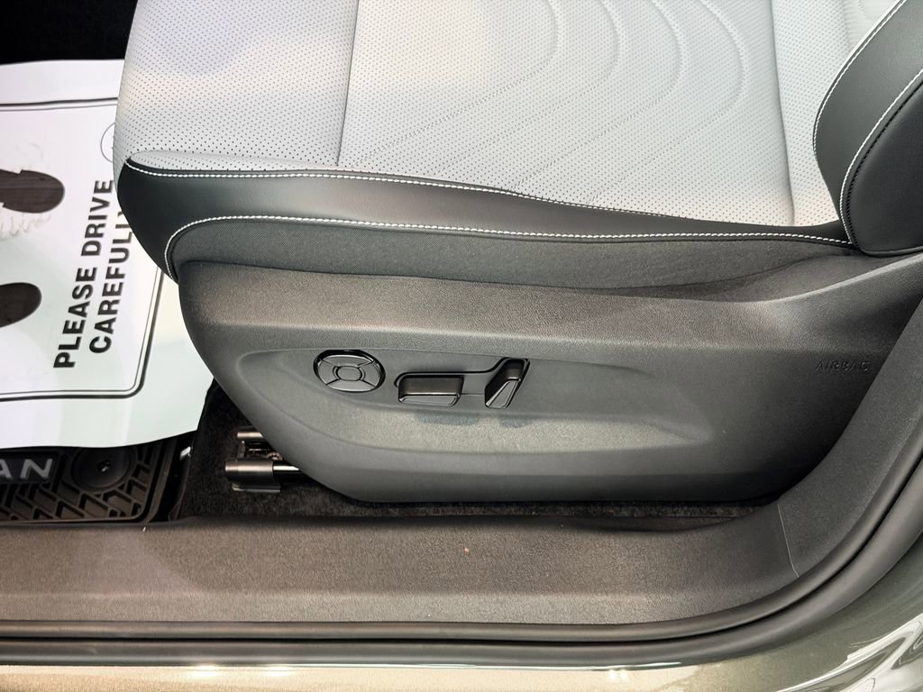 New 2026 Volkswagen Tiguan SE R-Line AWD/4WD image 23