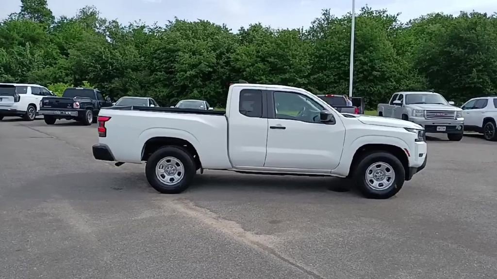 Used 2022 Nissan Frontier S RWD image 9