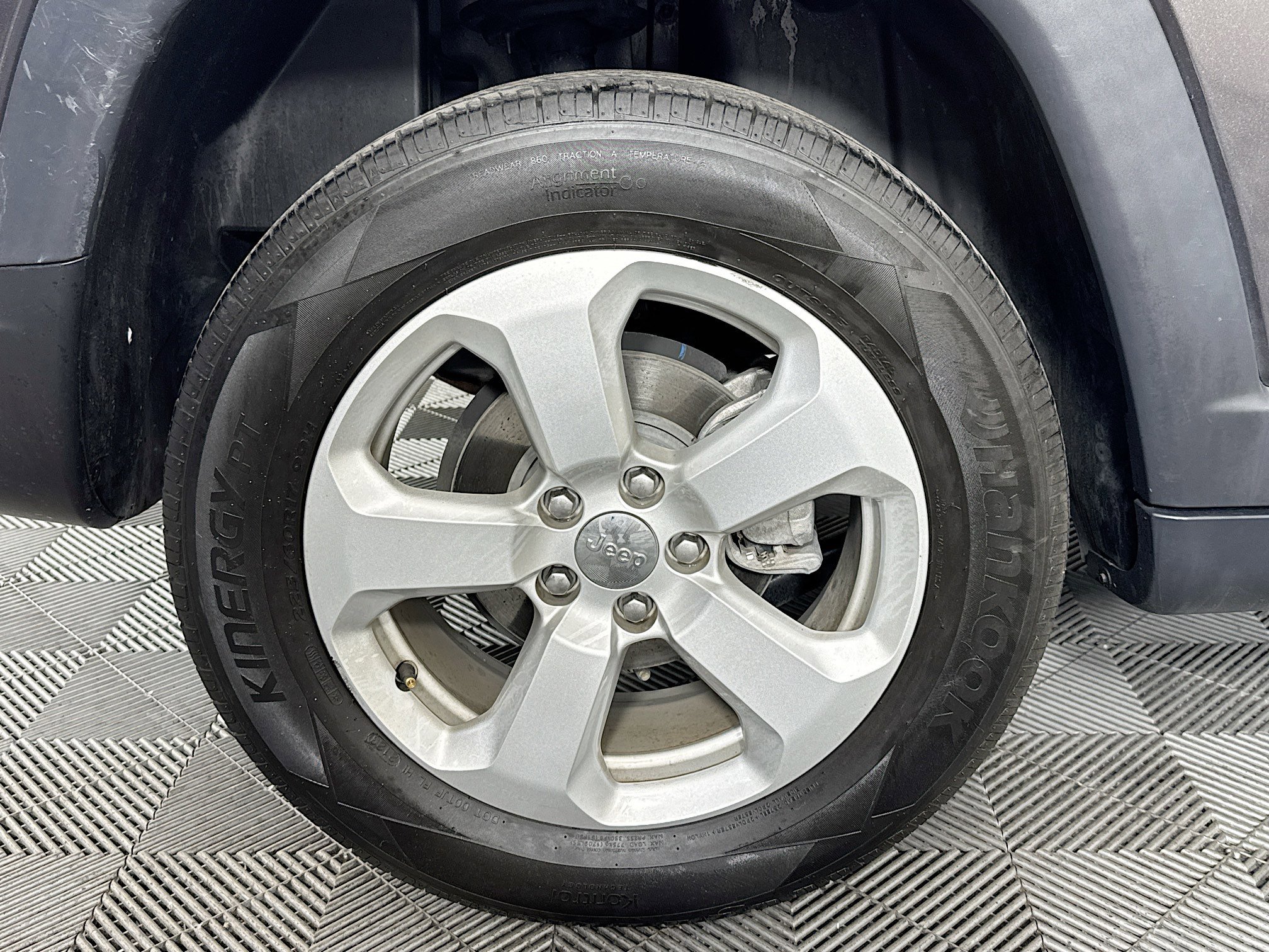 Used 2018 Jeep Compass Latitude w/ Popular Equipment Group image 32