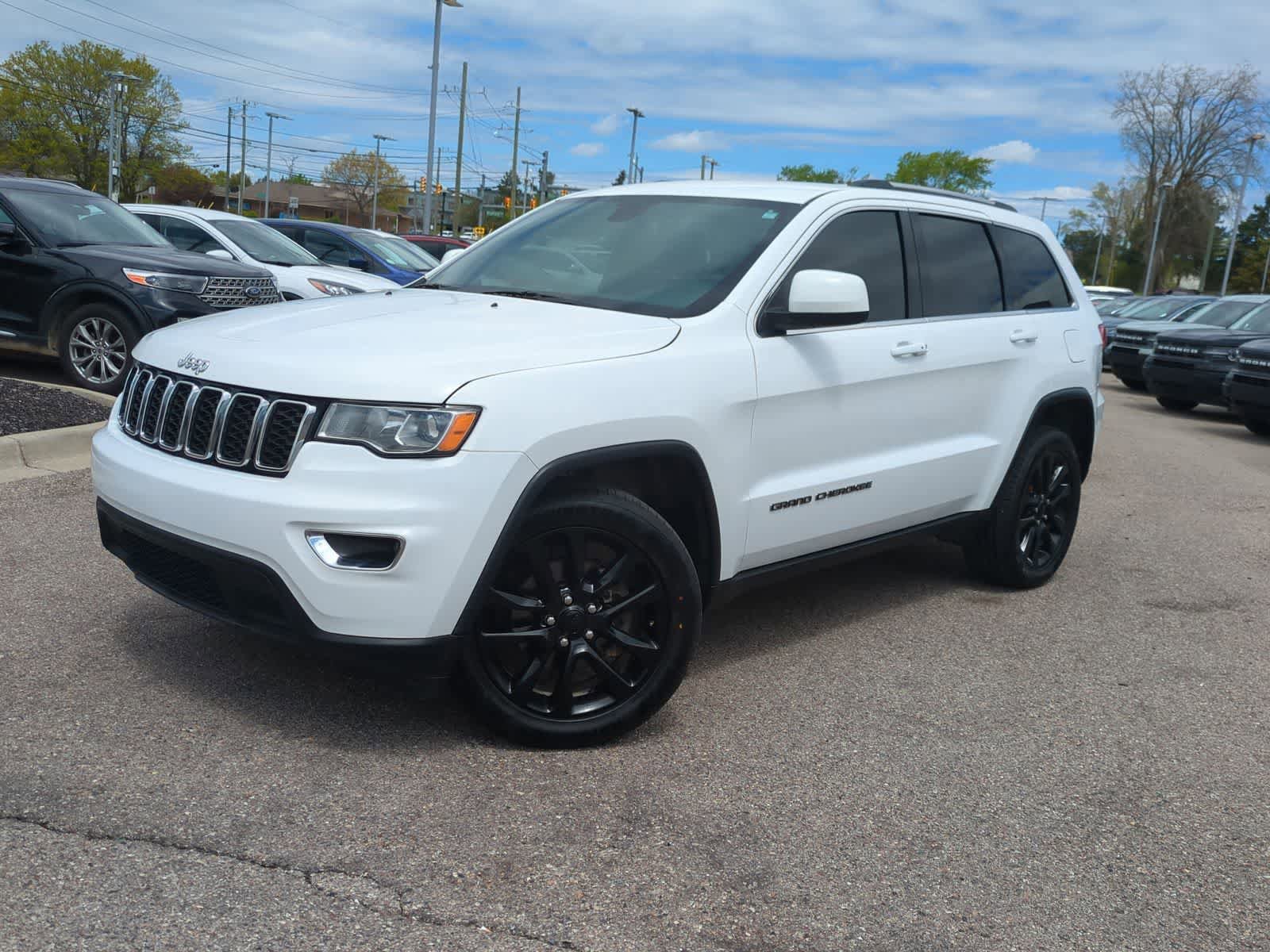 Used 2018 Jeep Grand Cherokee Laredo AWD/4WD image 1
