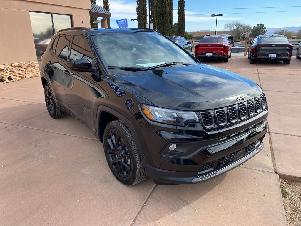 Used 2025 Jeep Compass Latitude w/ Altitude Special Edition image 11