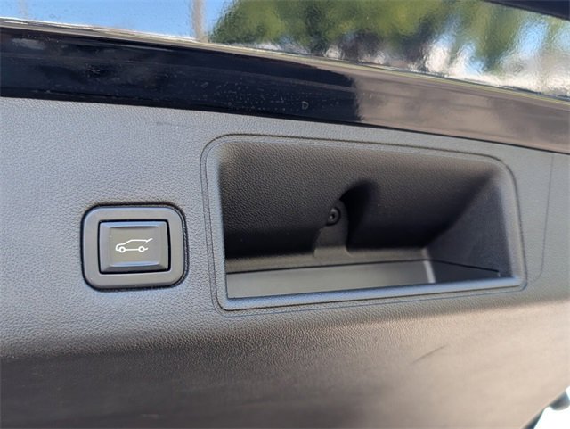 Used 2022 GMC Terrain Denali image 11