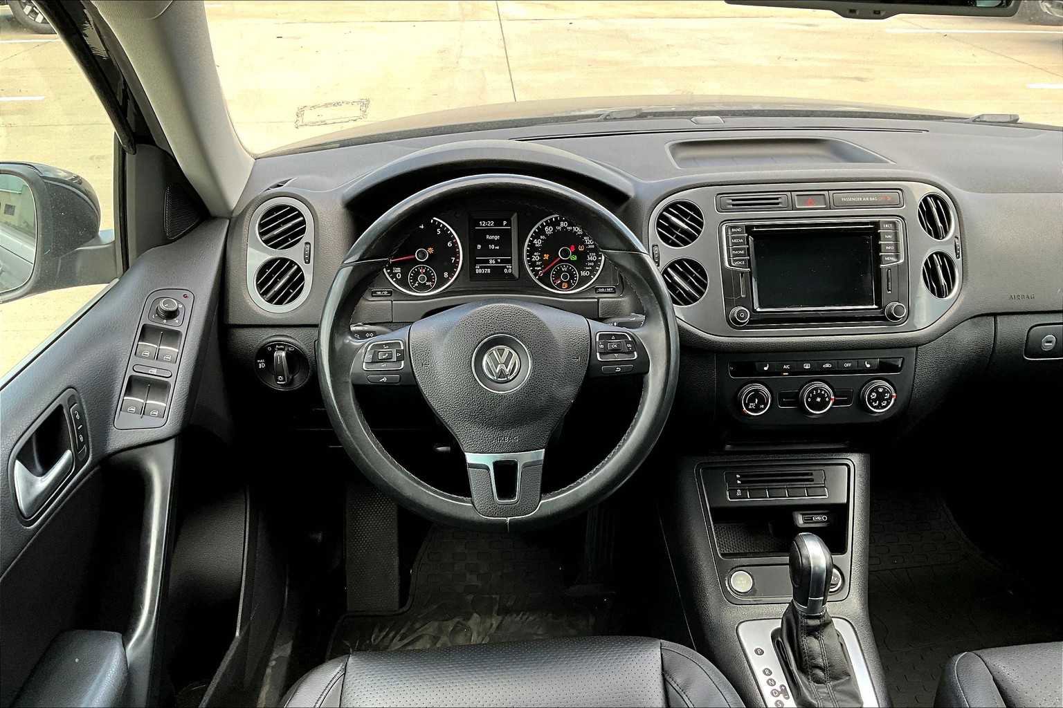 Used 2016 Volkswagen Tiguan SE image 6