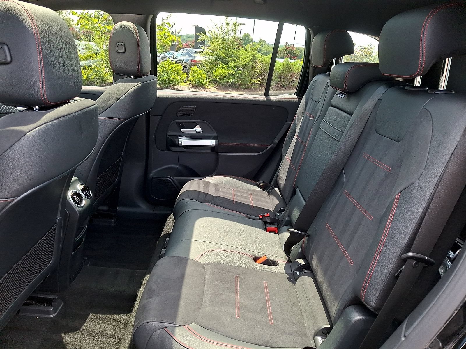 Certified 2024 Mercedes-Benz EQB 300 4MATIC image 10