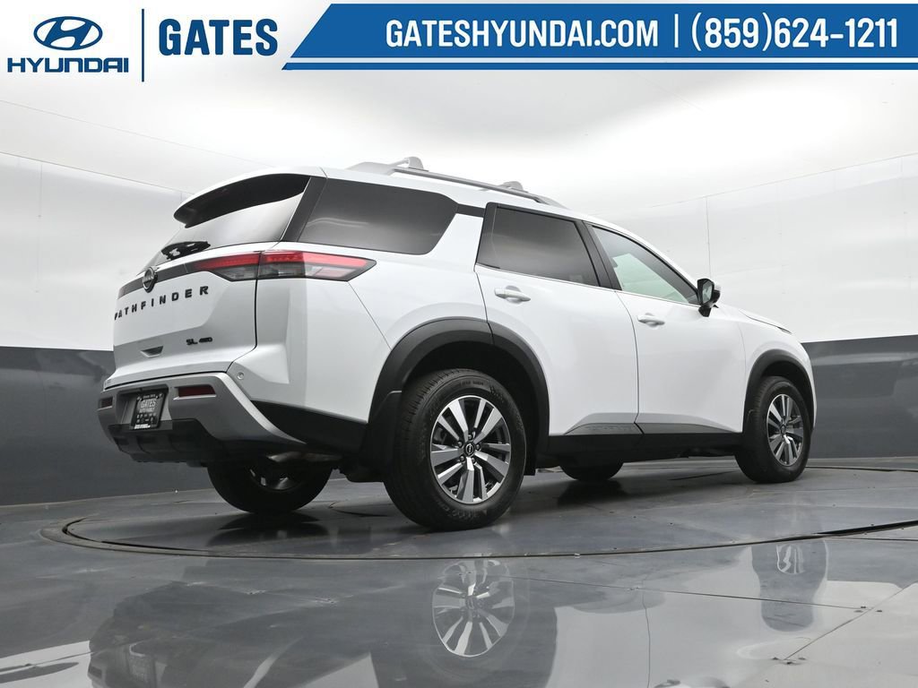 Used 2025 Nissan Pathfinder SL w/ Black Appearance Package AWD/4WD image 38