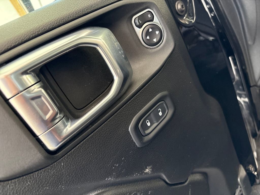 Used 2023 Jeep Gladiator Mojave w/ Trailer Tow Package image 13