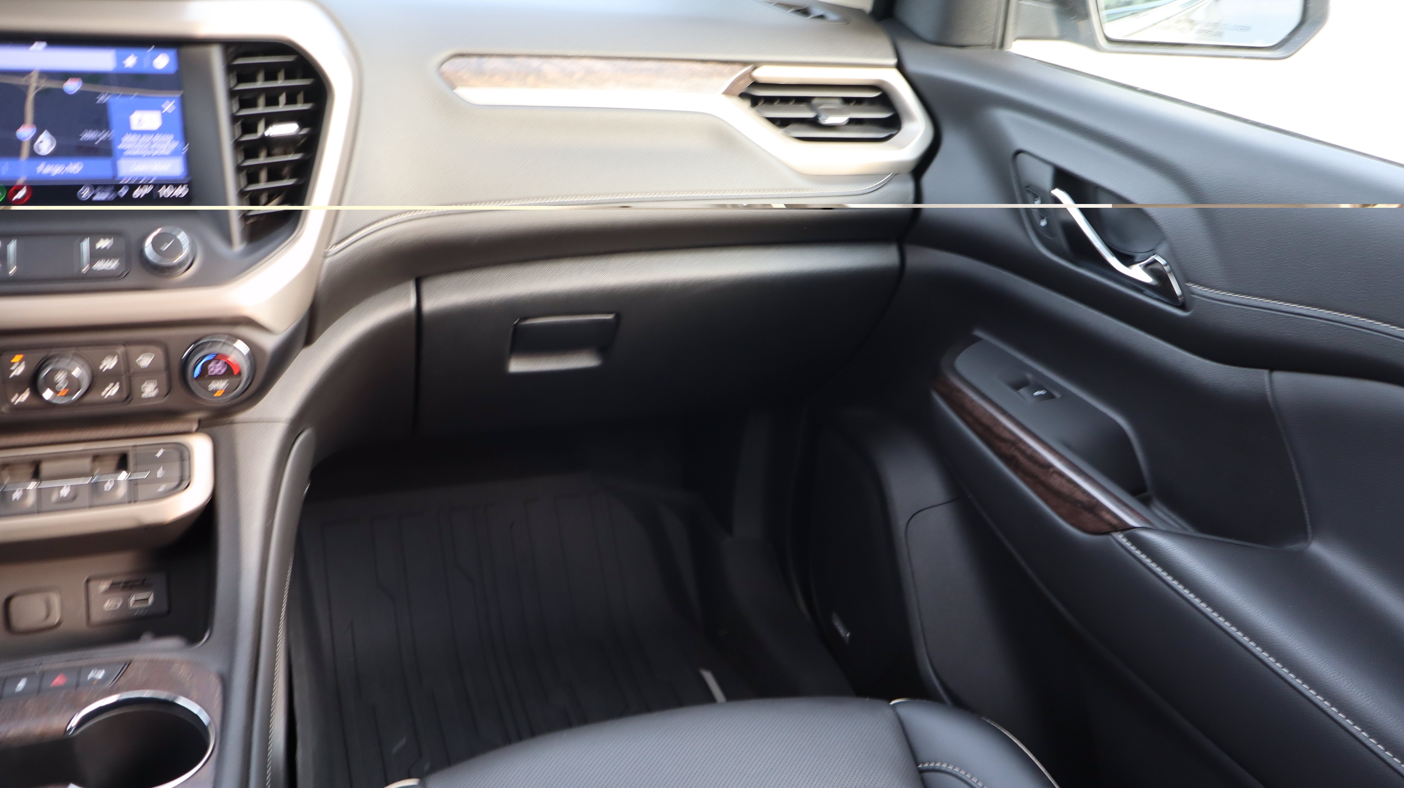 Certified 2023 GMC Acadia Denali w/ Denali Ultimate Package AWD/4WD image 10