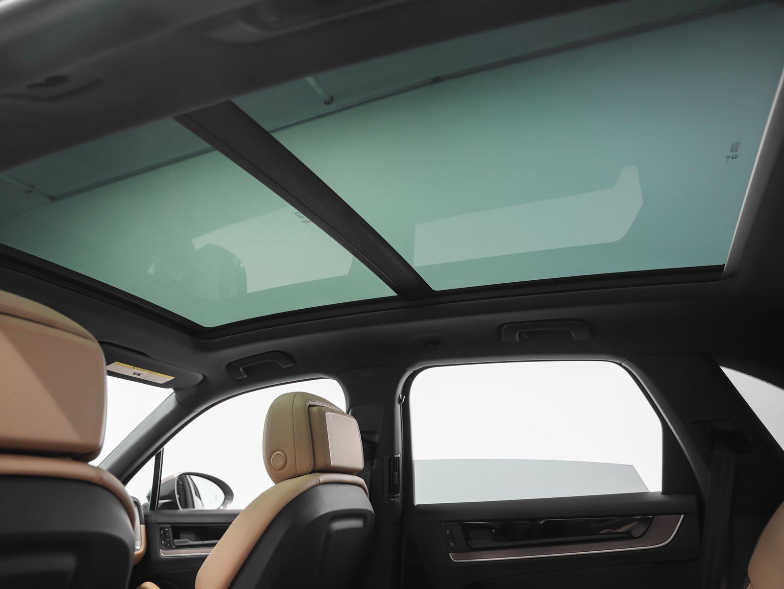 Used 2025 Porsche Cayenne image 42