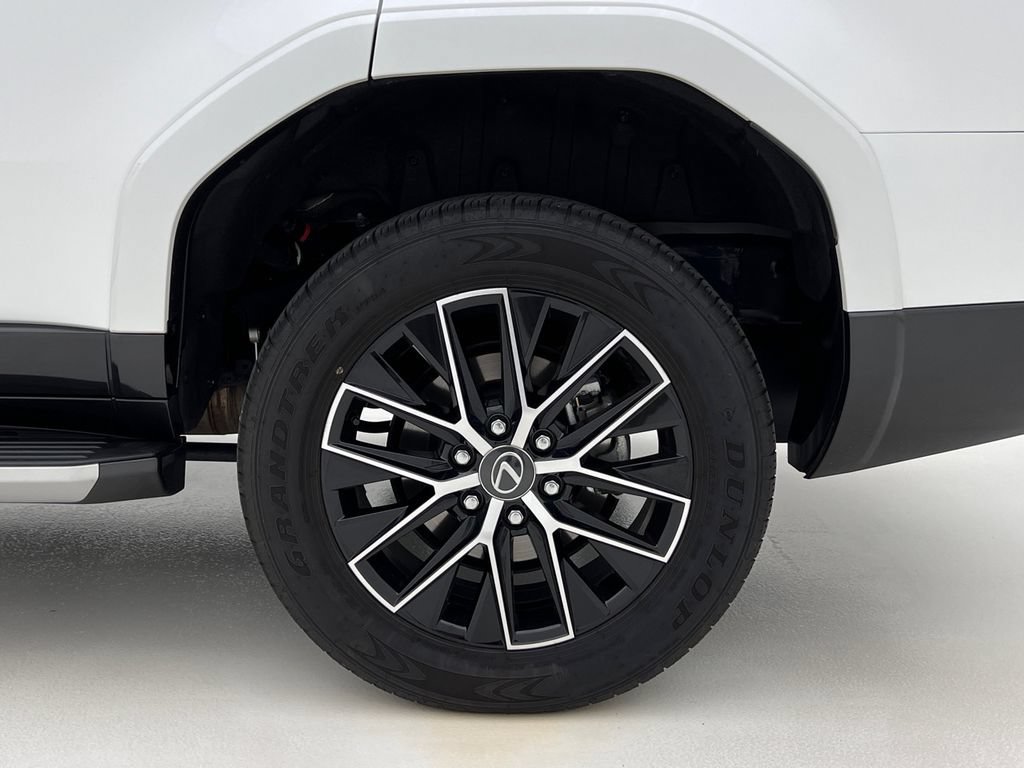 Used 2025 Lexus GX 550 w/ Accessory Package (2T) AWD/4WD image 29