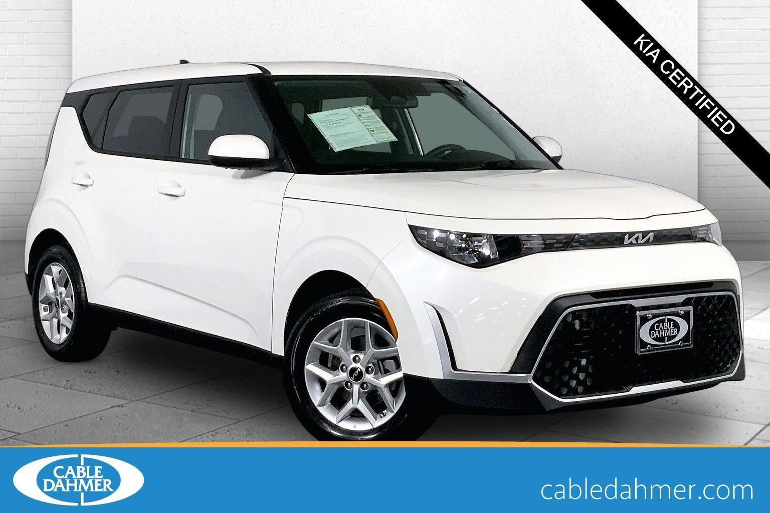 Used 2025 Kia Soul LX FWD image 1
