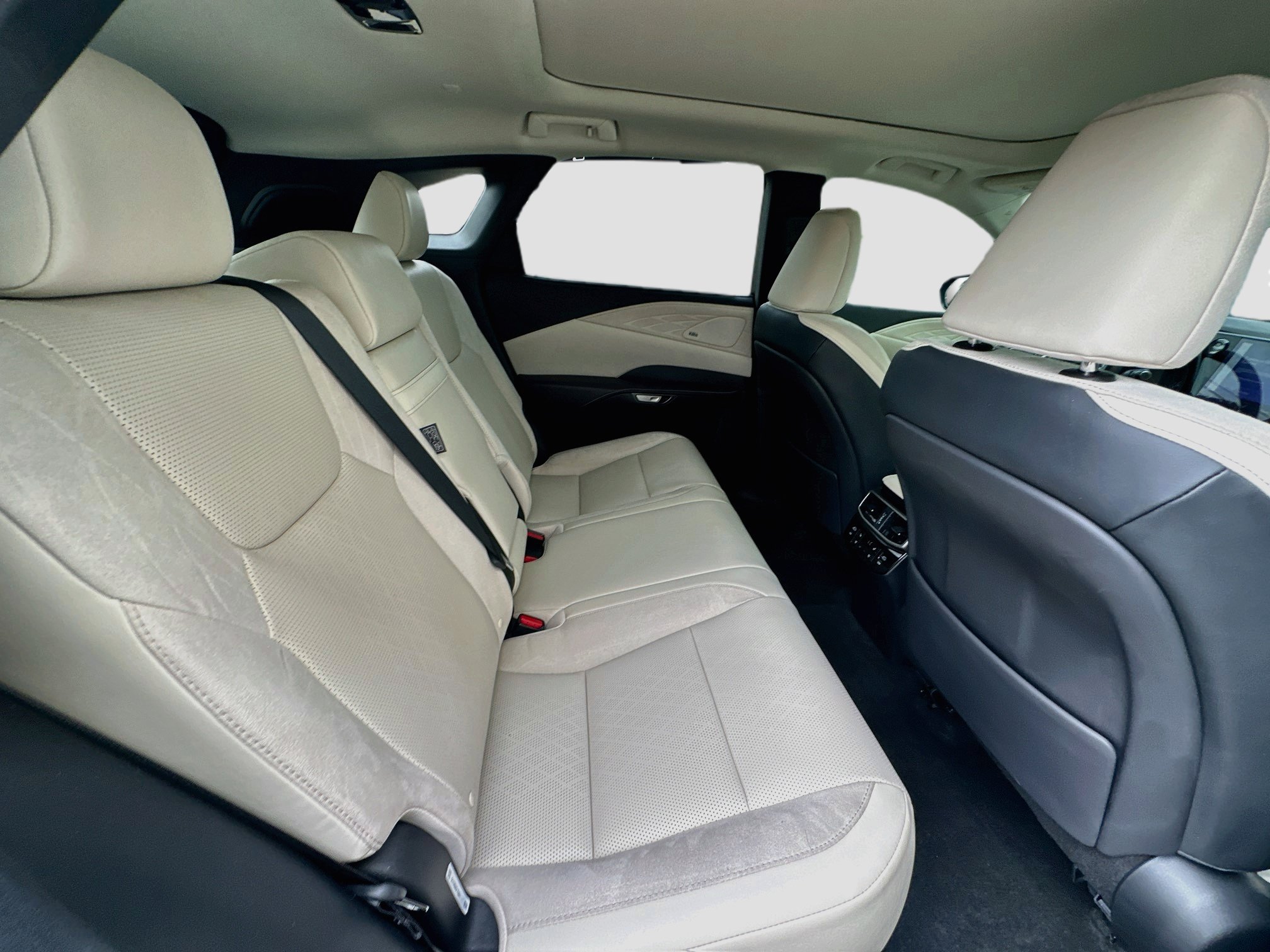 Used 2023 Lexus RX 350 FWD w/ Cold Area Package image 29
