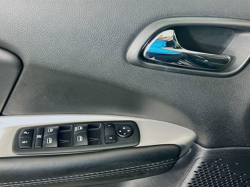 Used 2019 Dodge Journey SE w/ Premium Group image 17