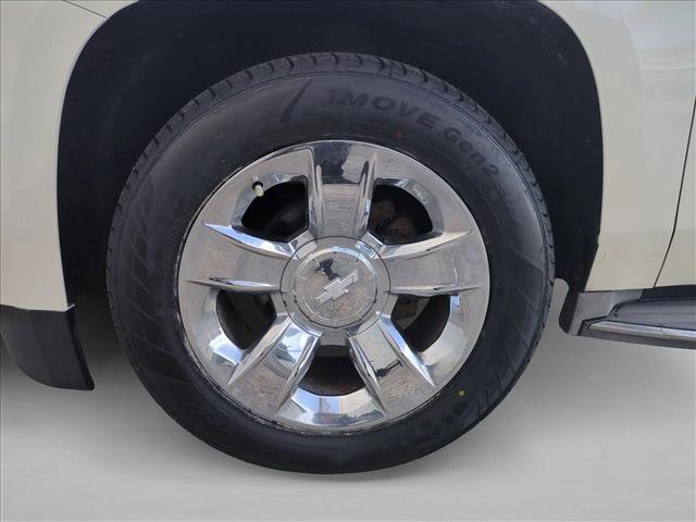 Used 2015 Chevrolet Suburban LTZ image 21