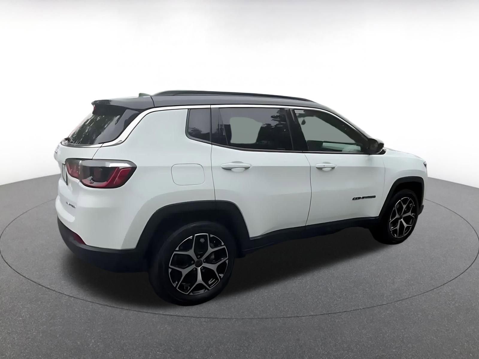 Used 2025 Jeep Compass Limited AWD/4WD image 15