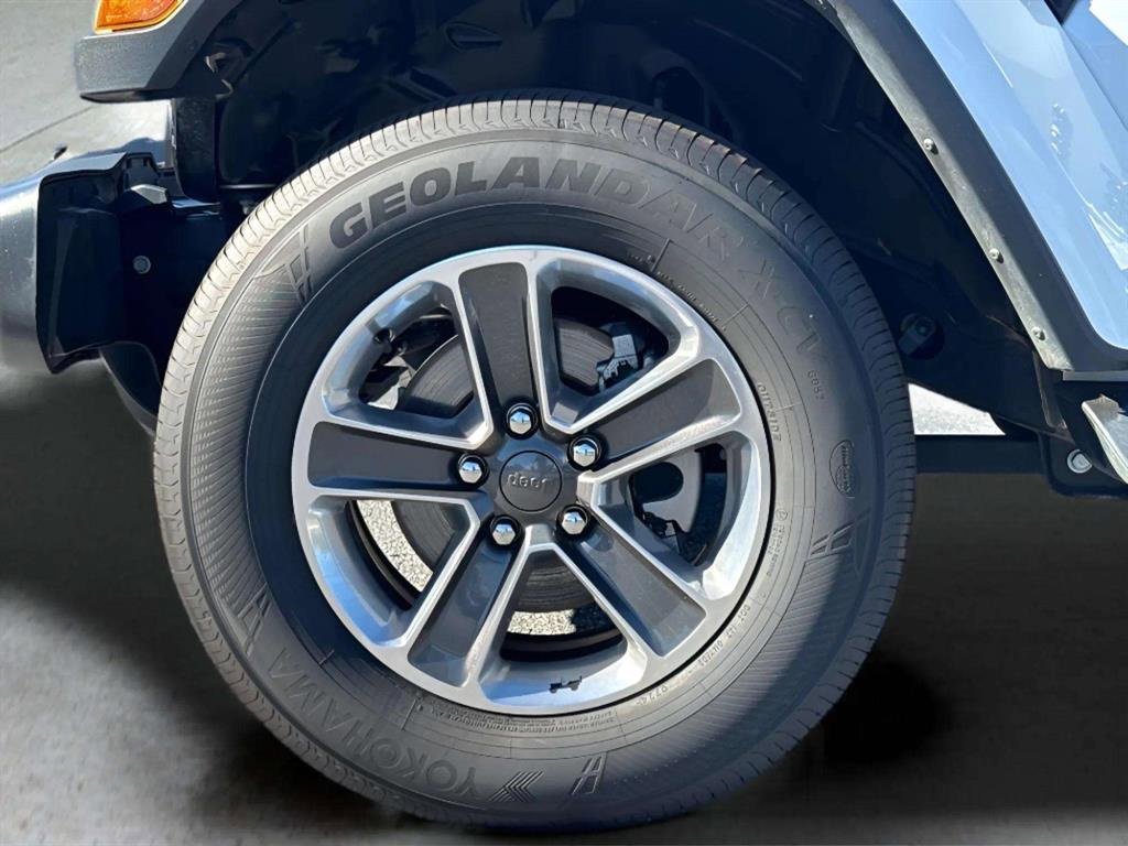 Used 2022 Jeep Wrangler Unlimited Sahara w/ Cold Weather Group image 26