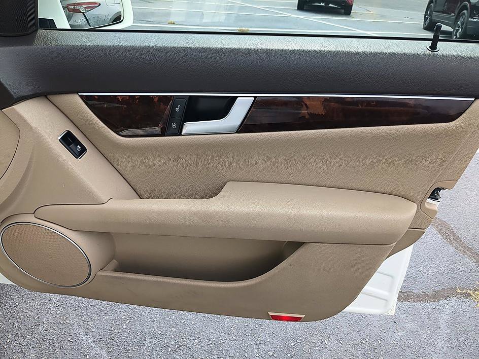 Used 2014 Mercedes-Benz C 250 Sedan image 34