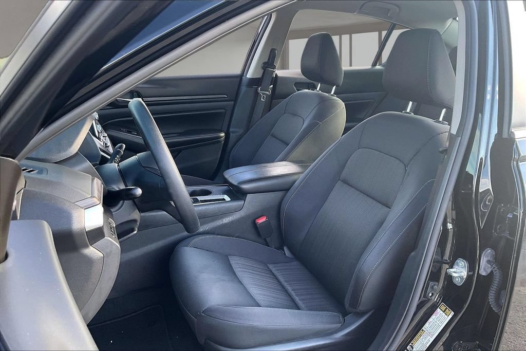 Used 2025 Nissan Altima 2.5 SV FWD image 20