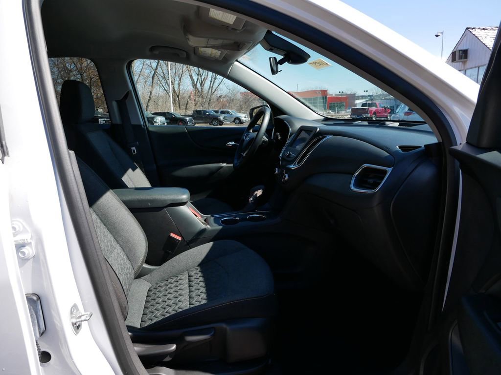 Used 2024 Chevrolet Equinox LT AWD/4WD image 8