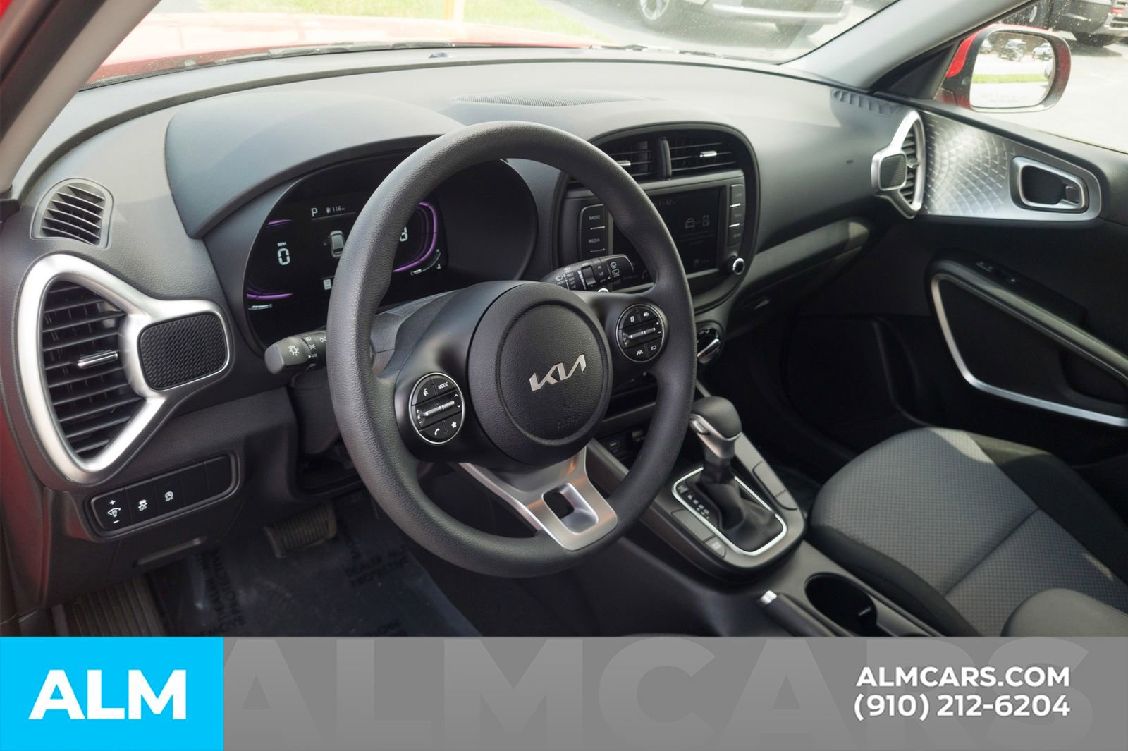 Used 2025 Kia Soul LX w/ LX Technology Package image 15