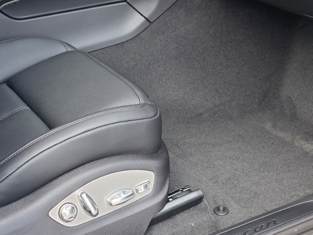 New 2026 Porsche Macan image 38