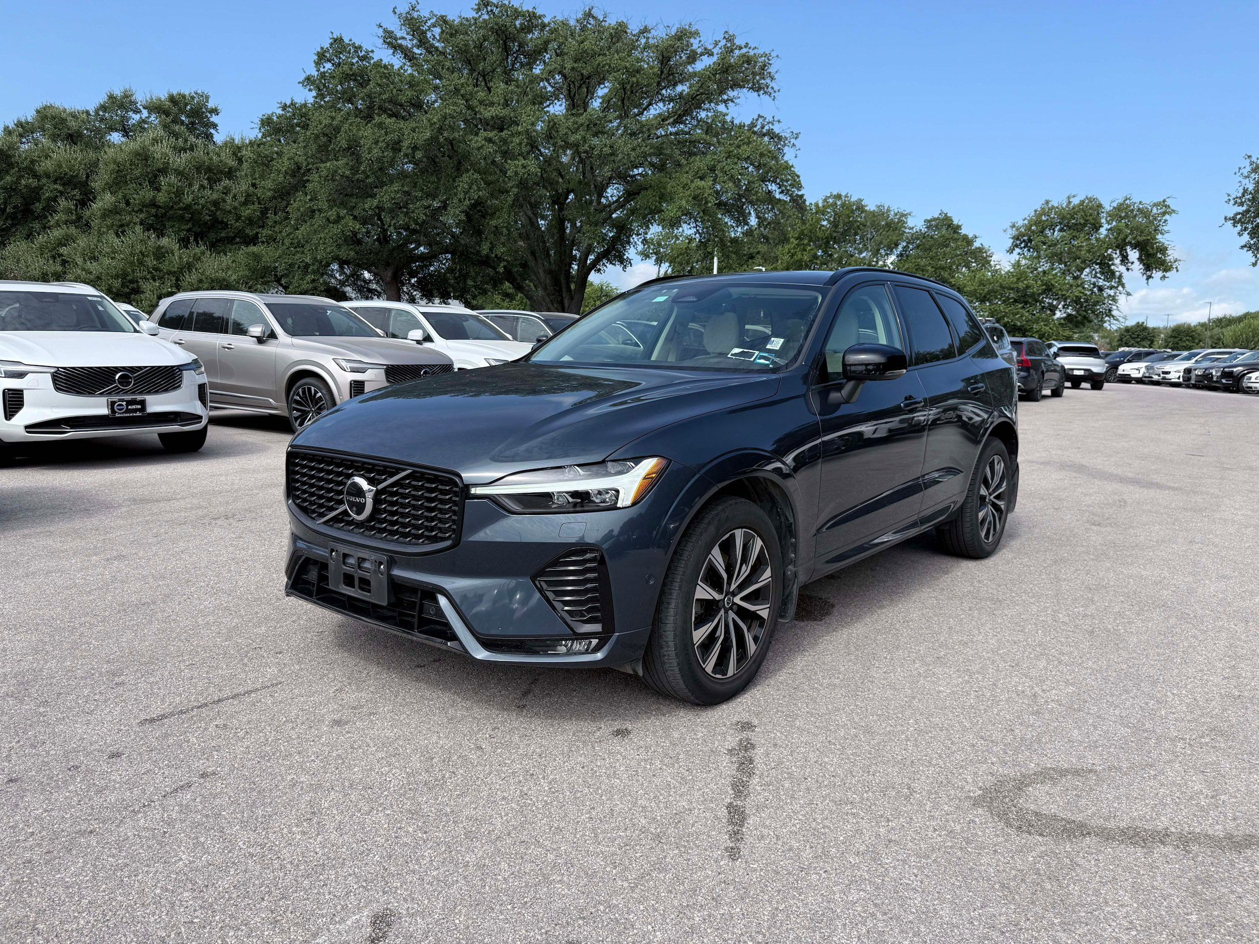 Certified 2023 Volvo XC60 B5 Plus w/ Climate Package AWD/4WD image 2