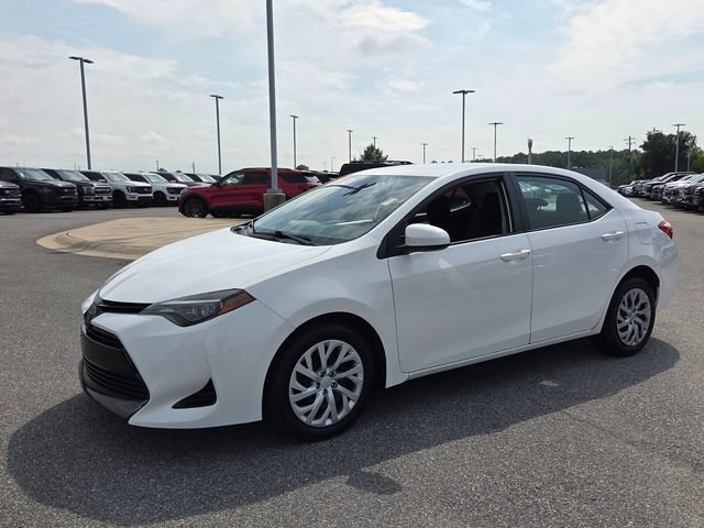 Used 2018 Toyota Corolla LE FWD image 3