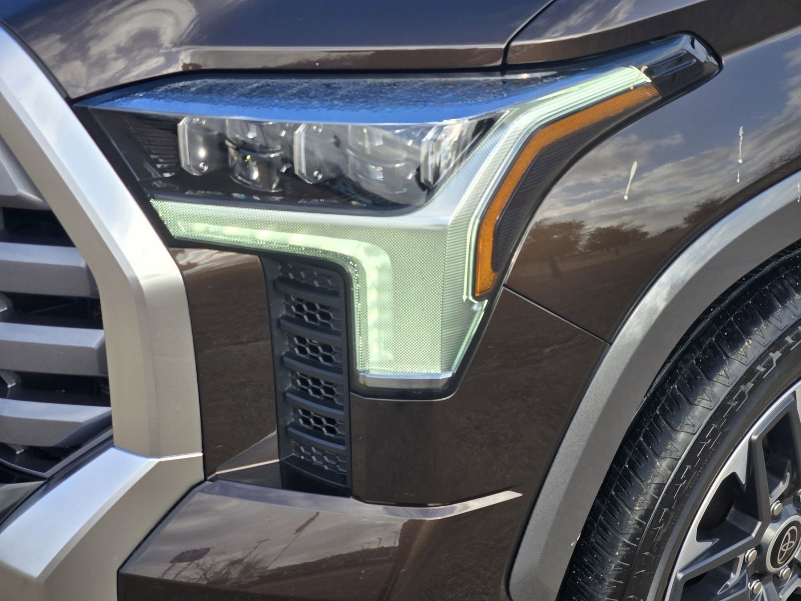 Used 2022 Toyota Tundra Limited image 9