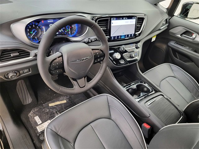 New 2026 Chrysler Pacifica Limited w/ S Appearance Package image 13