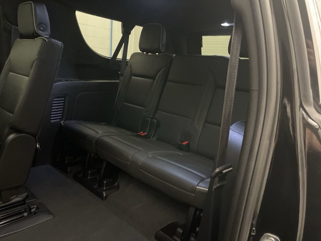 Used 2023 GMC Yukon XL SLT image 33