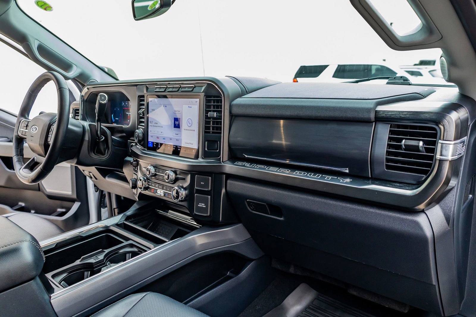 Used 2024 Ford F350 Lariat w/ Lariat Ultimate Package image 18