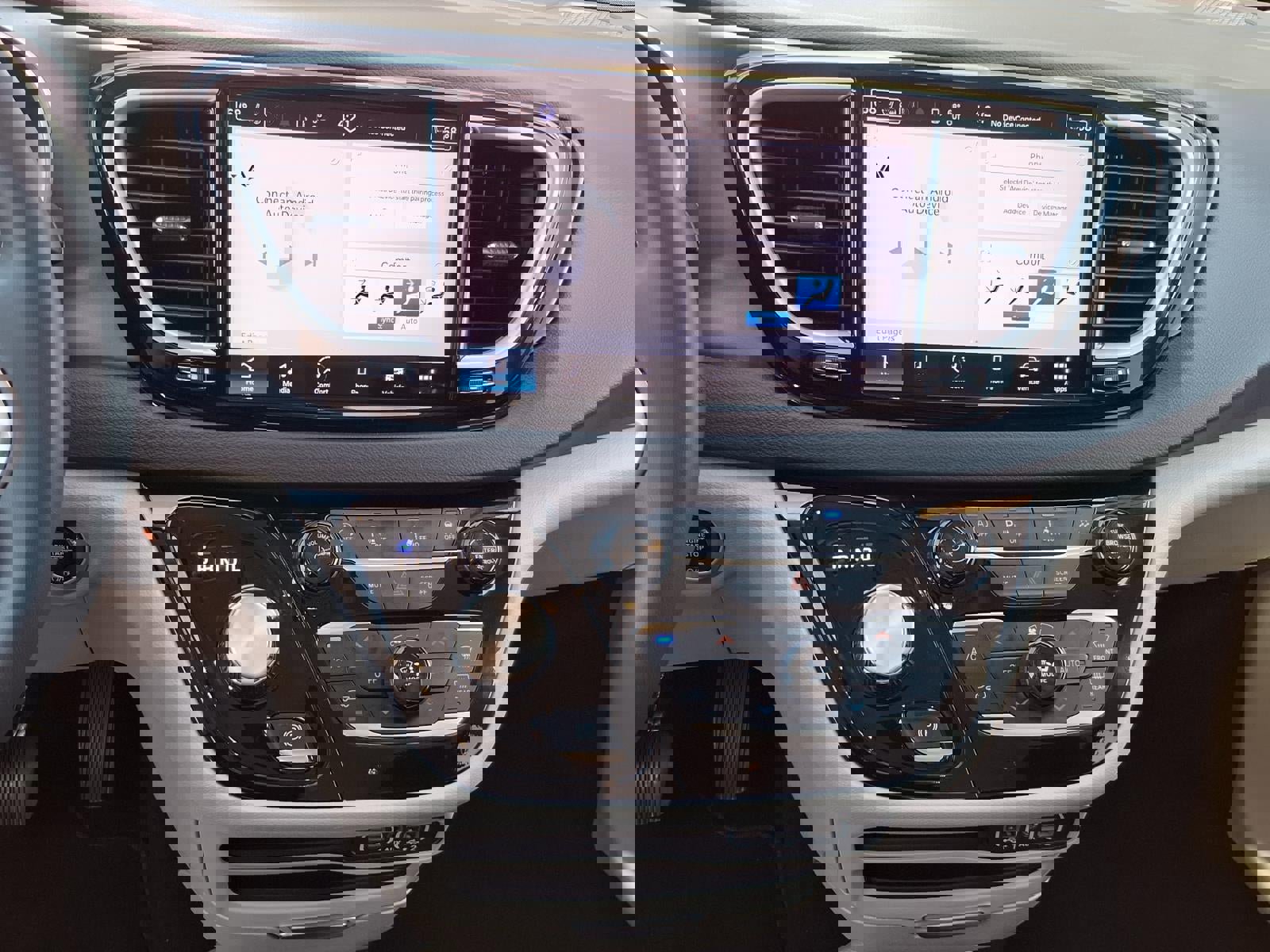 Used 2024 Chrysler Pacifica Touring-L image 16