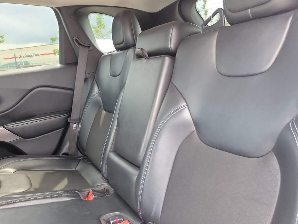 Used 2020 Jeep Cherokee Latitude Plus FWD image 9