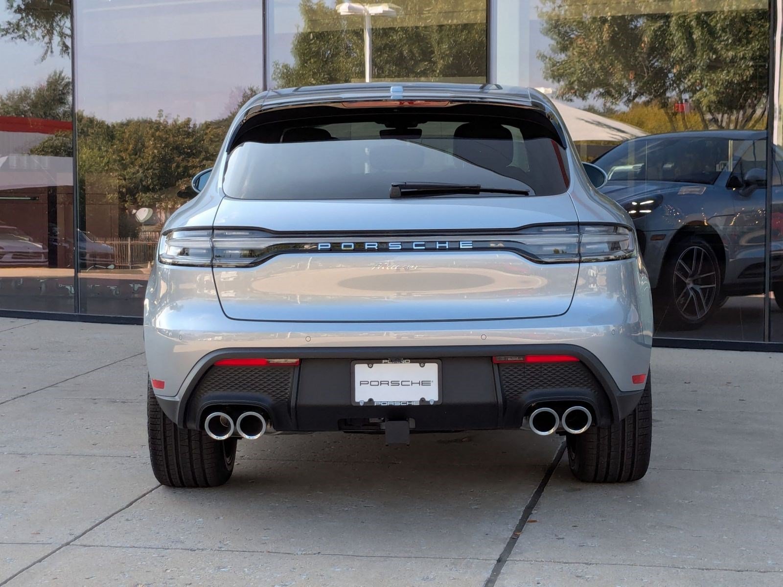 Certified 2026 Porsche Macan AWD/4WD image 10