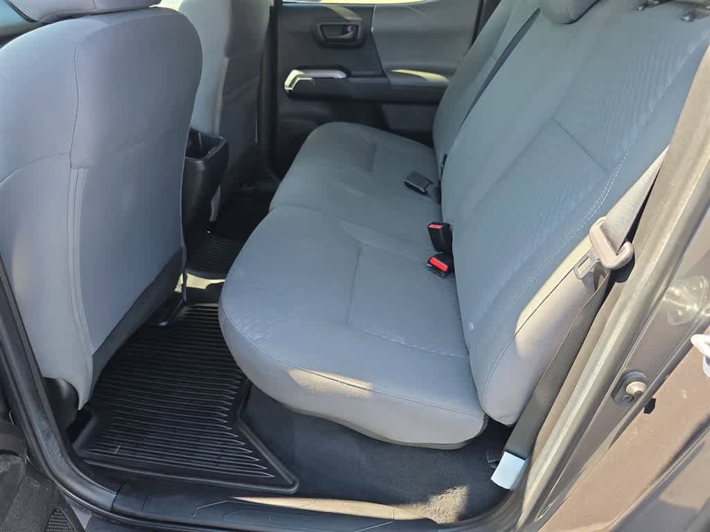 Used 2022 Toyota Tacoma SR5 AWD/4WD image 18