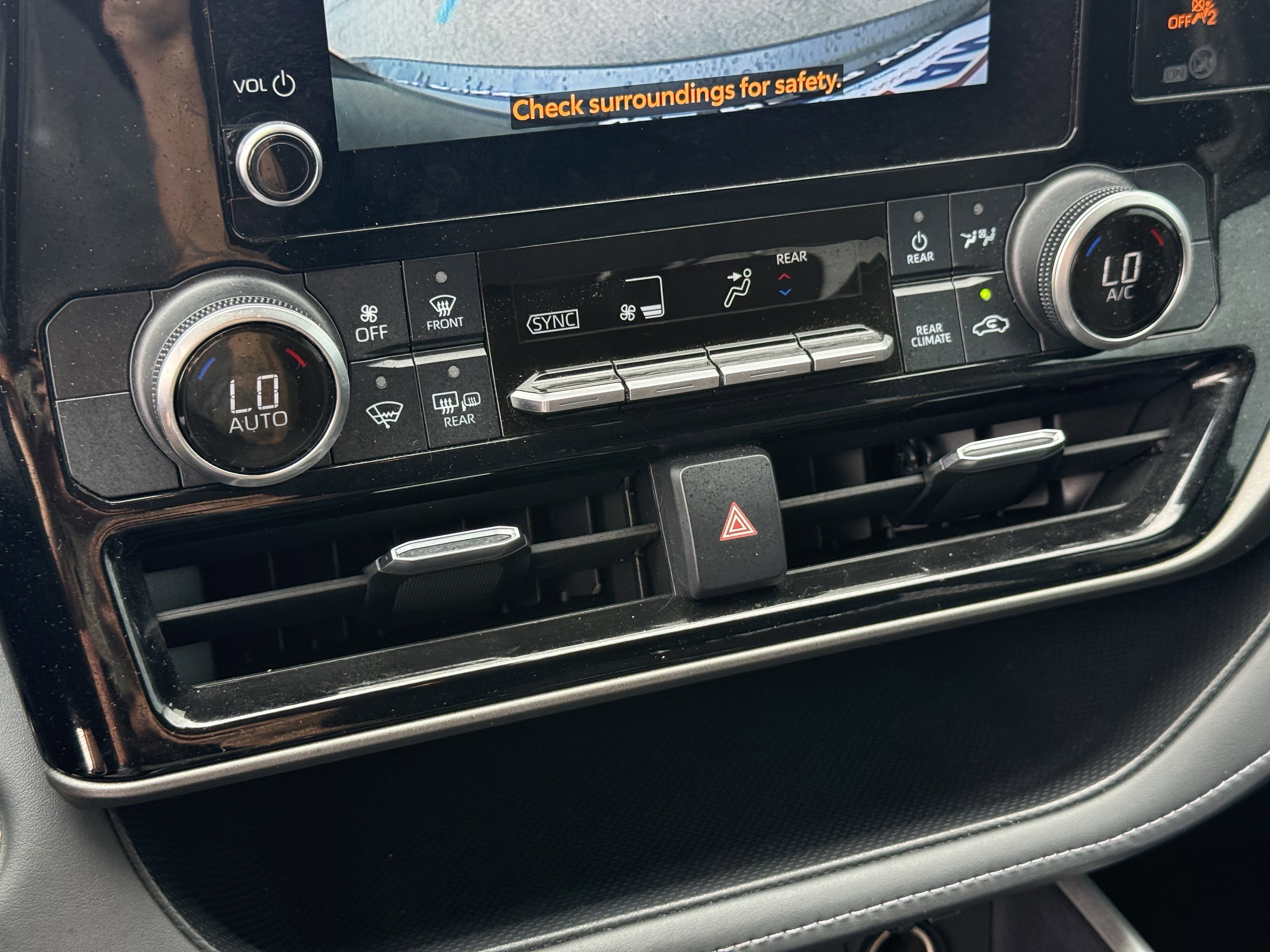 Used 2023 Toyota Highlander L image 22