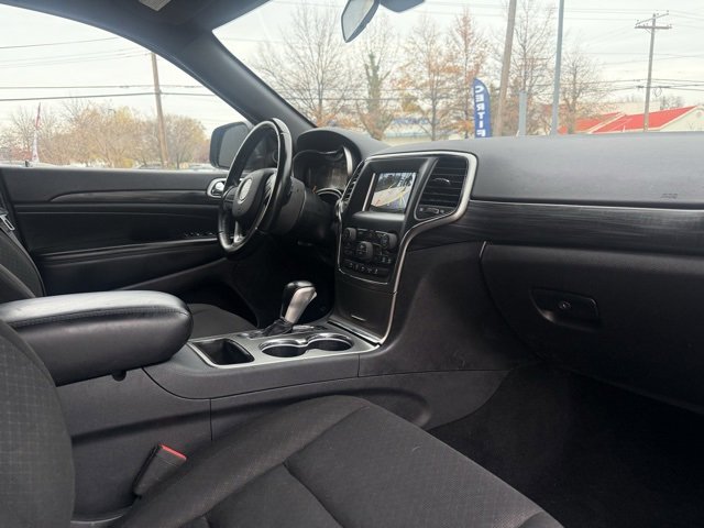 Used 2020 Jeep Grand Cherokee Laredo image 27