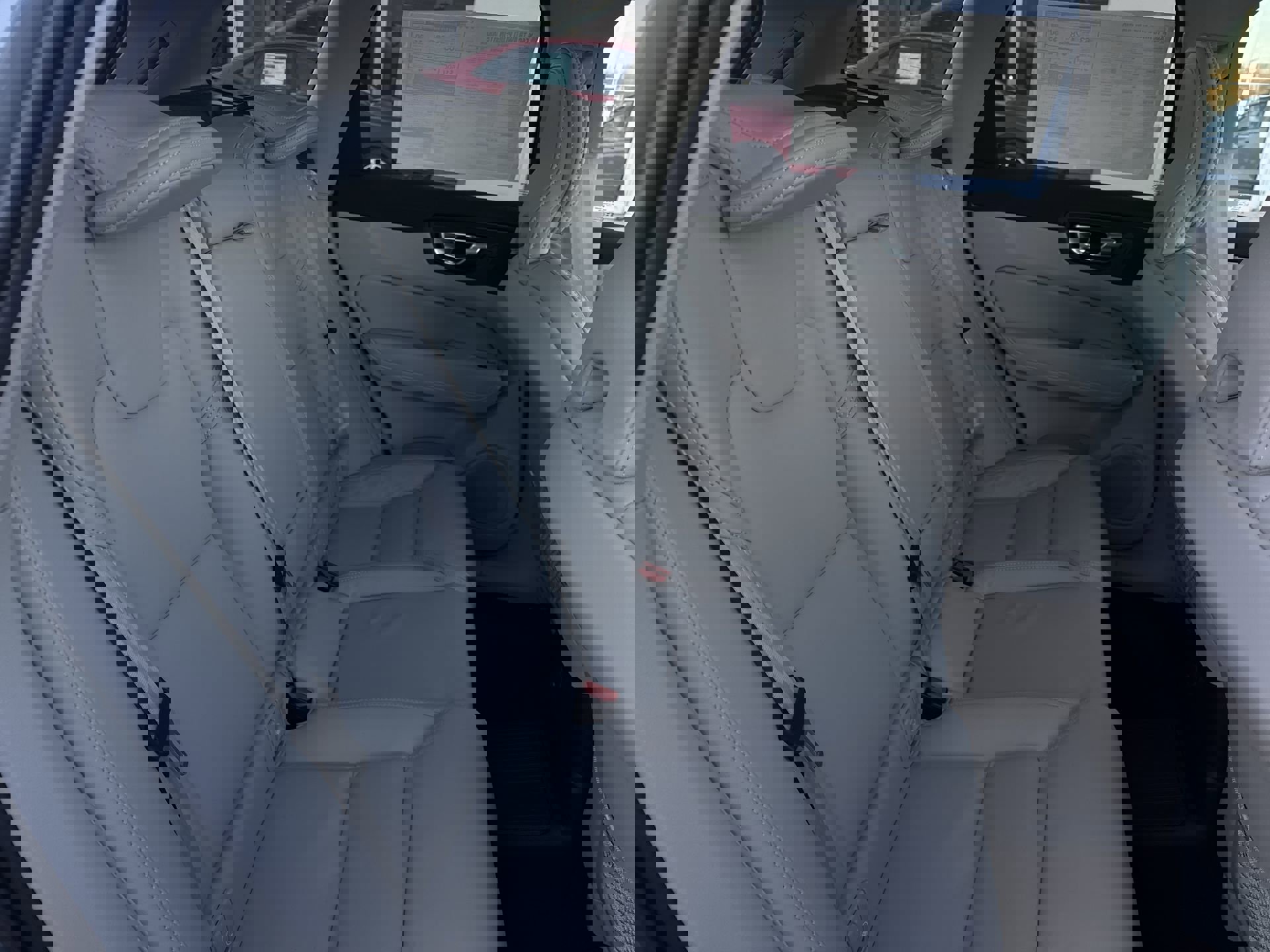 New 2026 Volvo XC60 T8 Ultra w/ Protection Package Premier image 28