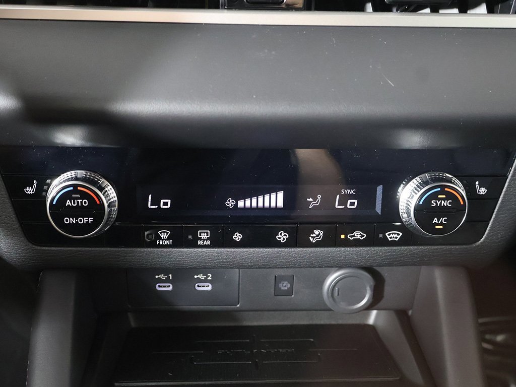 New 2025 Mitsubishi Outlander SE image 50