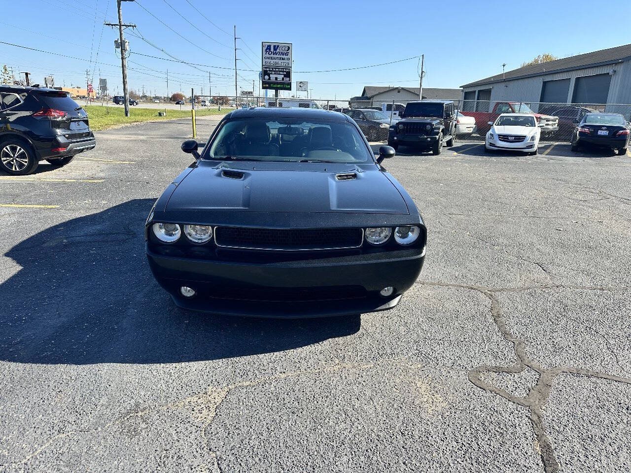 Used 2014 Dodge Challenger R/T RWD image 4