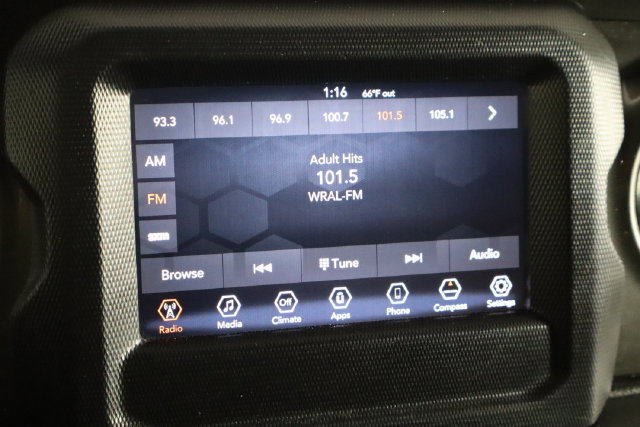 Used 2018 Jeep Wrangler Unlimited Sahara AWD/4WD image 25