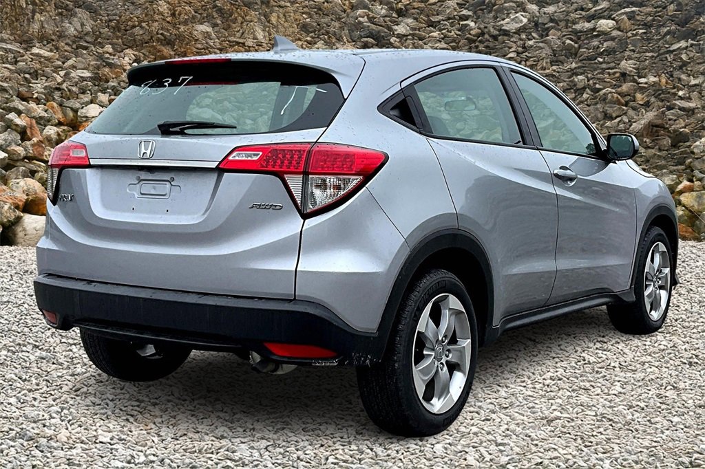 Used 2021 Honda HR-V LX image 2